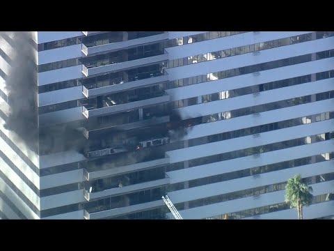 8 injured in Los Angeles high-rise fire