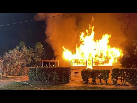 Family of 4 escapes Orlando house fire