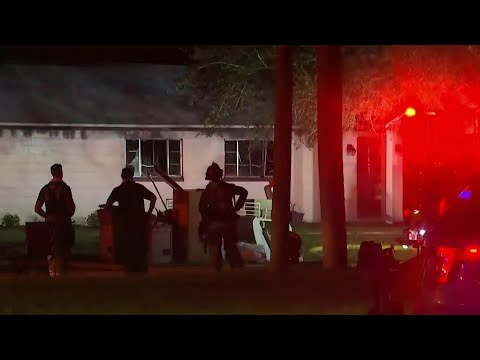 Fire breaks out at Sanford home