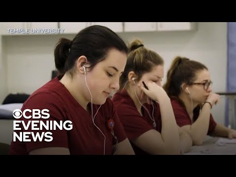 Nursing school applications soar during pandemic