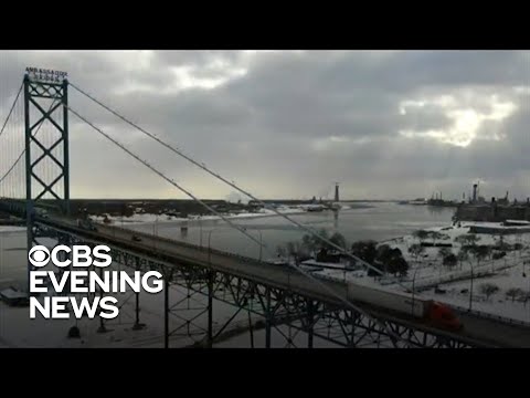 U.S.-Canada bridge reopens after police remove protesters