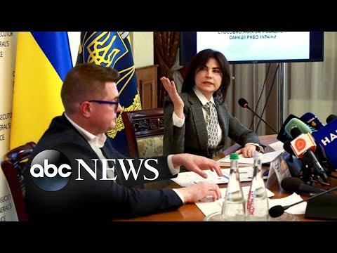 Ukrainian president suspends top officials