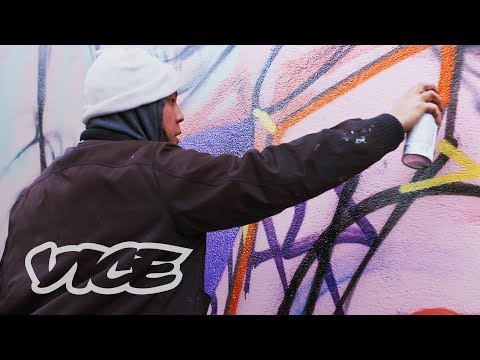 Creating Illegal Murals in Bushwick with Menaceresa
