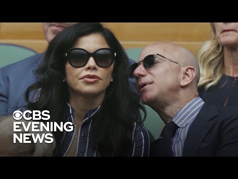 Jeff Bezos' girlfriend shared text messages about their affair