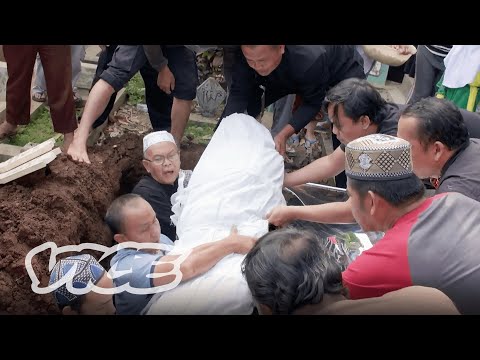 No Space for the Dead in Indonesia’s Most Crowded City
