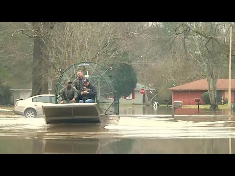 Thousands of homes and businesses flooded in Mississipi
